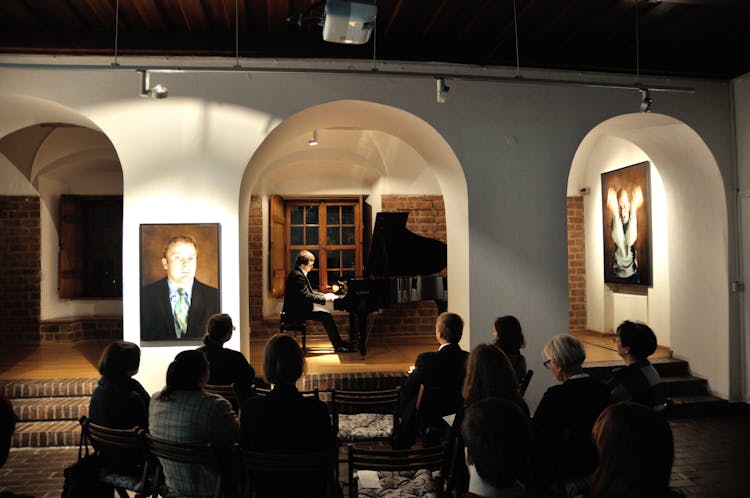 Chopin Concert in Warsaw Old Town with complimentary drink