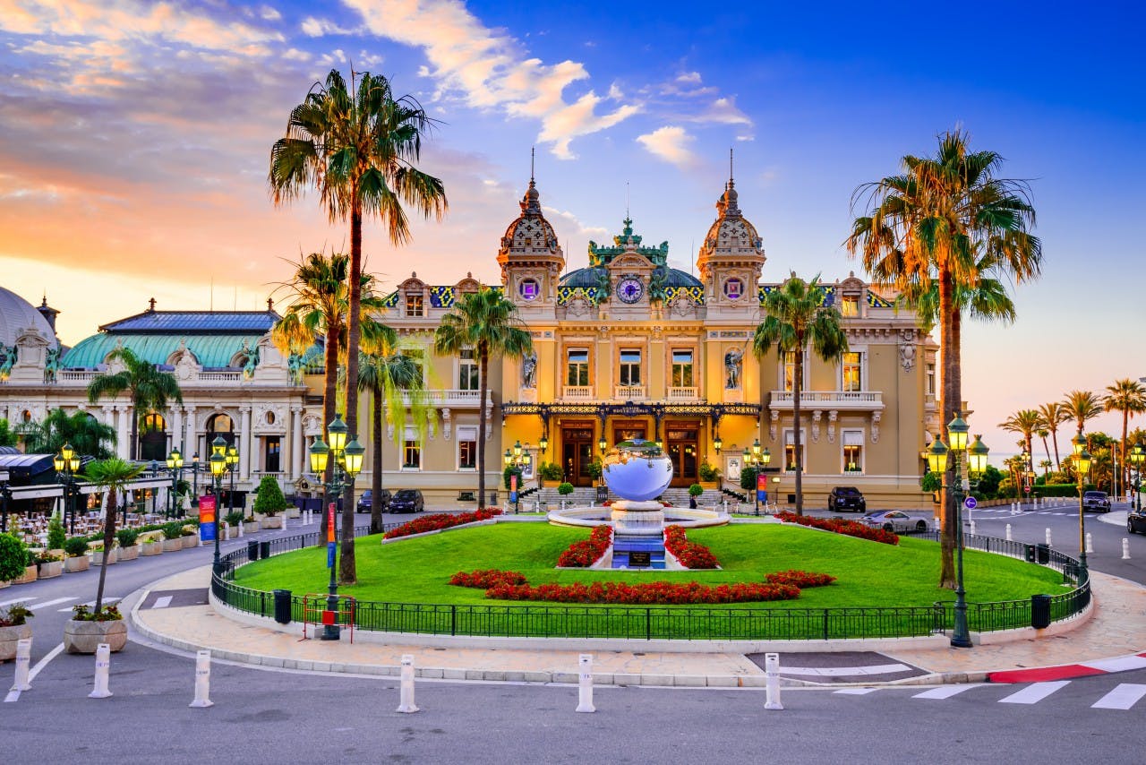 Tour guidato a piedi di Monaco da Nizza con biglietti del treno inclusi