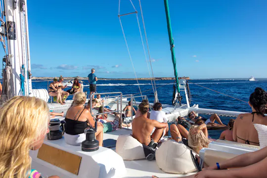 Croisière en catamaran à Formentera et à S'Espalmador avec barbecue