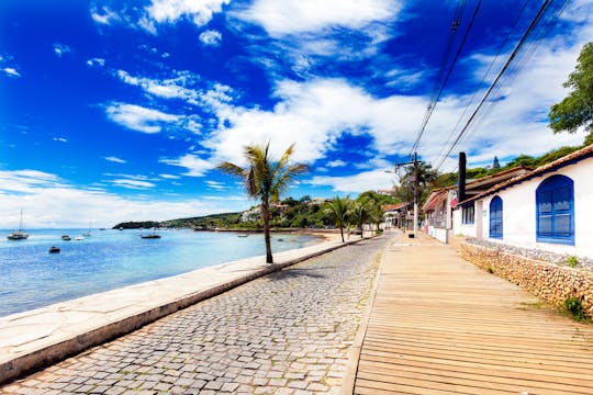 Passeio de bonde ao ar livre pela Península de Búzios