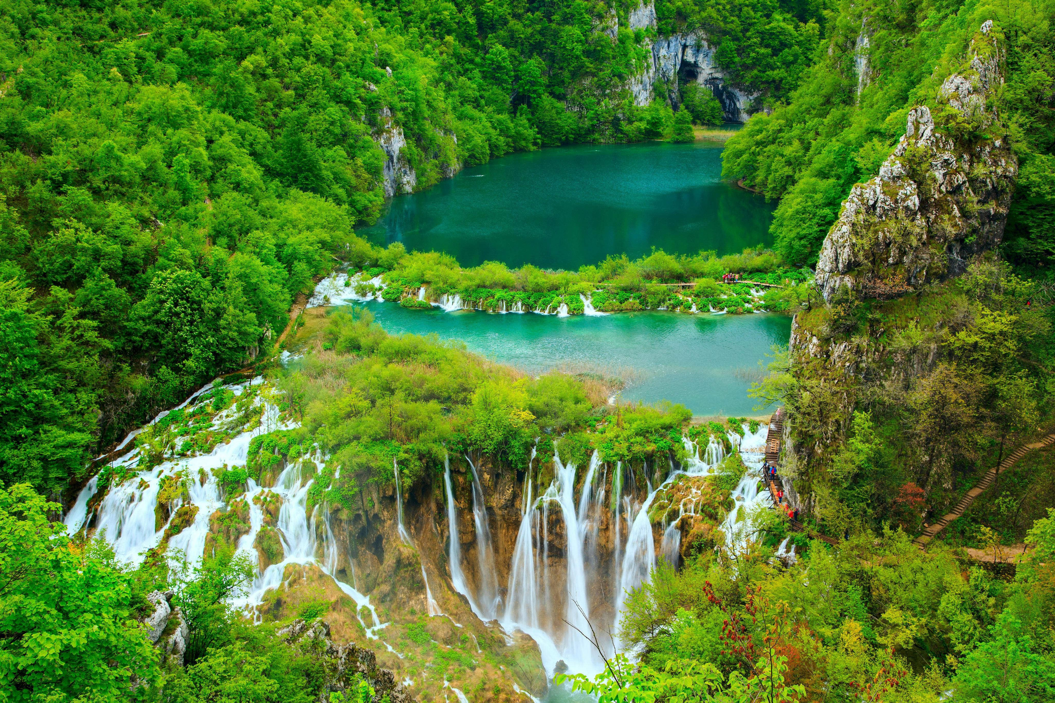 Самая красивая картинка природы в мире. Национальный парк Плитвицкие озера Хорватия. Водопады Плитвицких озер. Водопады Плитвицких озер, Хорватия.