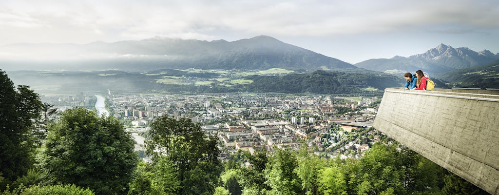 Viaje de ida y vuelta en funicular de Innsbruck a Hungerburg