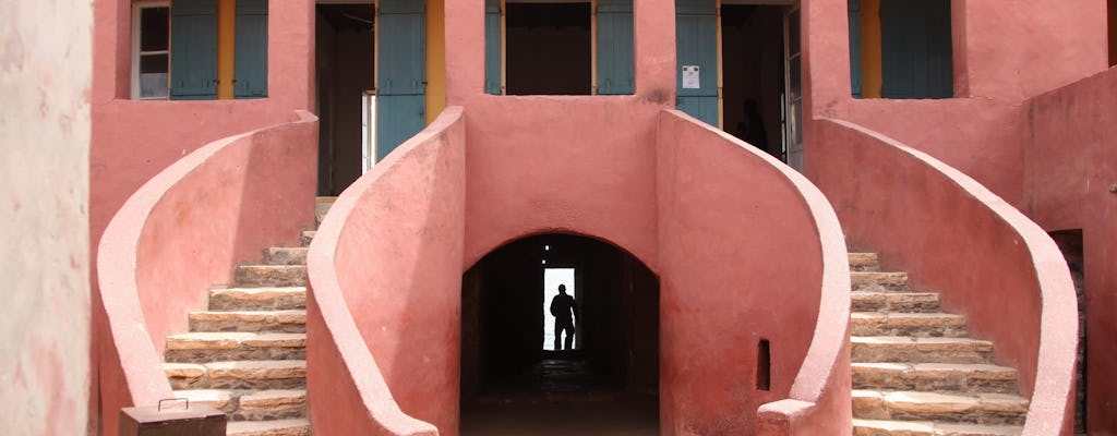 Excursión de día completo a la isla Gorée y al lago Pink desde Saly o Somone