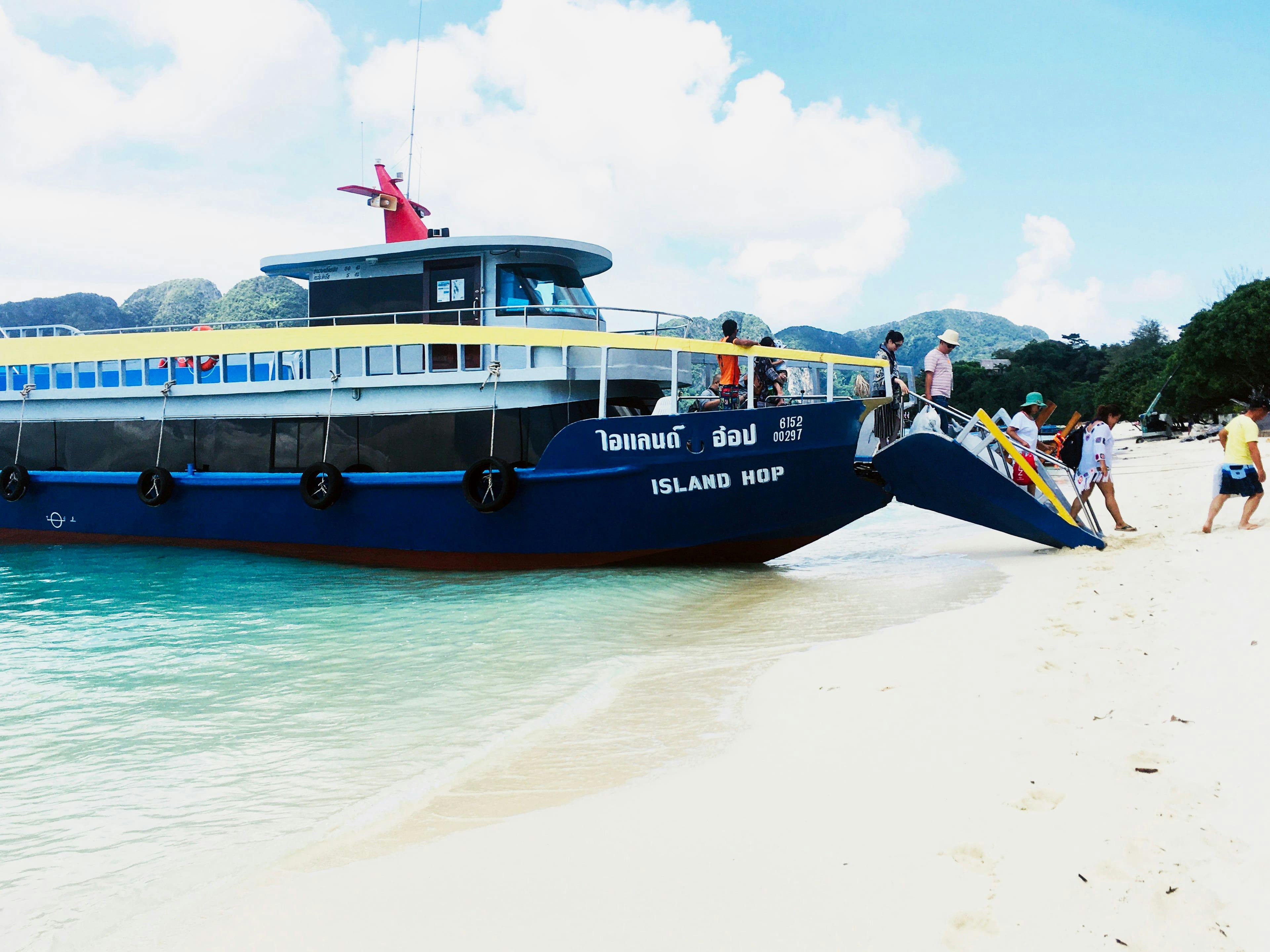 One-way ferry ticket Koh Phi Phi Don to Phuket (Standard class)