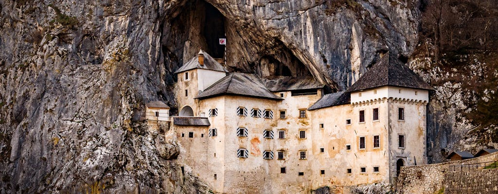 Tour privado de medio día por la cueva de Postojna y el castillo de Predjama