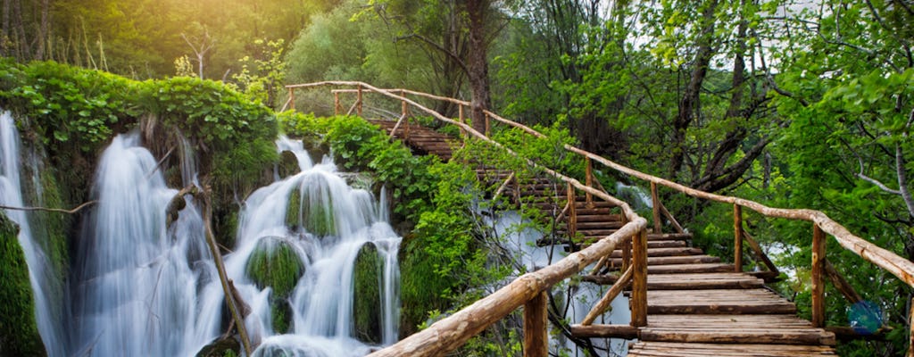 Viagem particular de um dia ao Parque Nacional dos Lagos Plitvice saindo de Lubliana