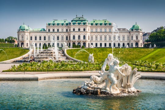 Vienna day trip with Schoenbrunn Palace from Bled