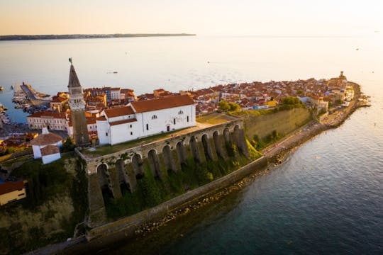 Excursion d'une journée à Piran et promenade en voiture ancienne au départ de Ljubljana