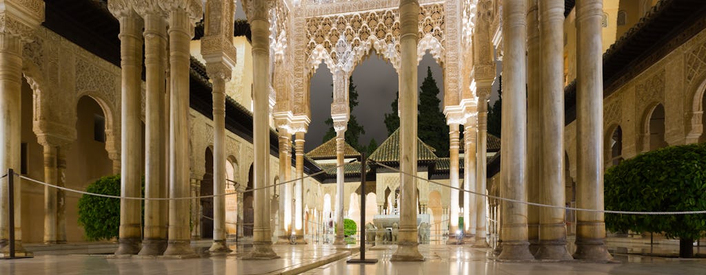 Nocna wizyta w pałacach Nasrydów