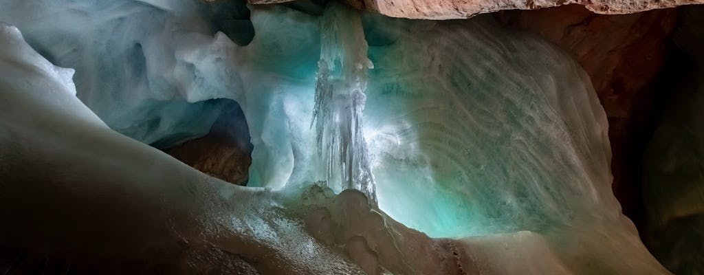 Tour privato di un'intera giornata alle grotte di ghiaccio giganti a Werfen da Salisburgo