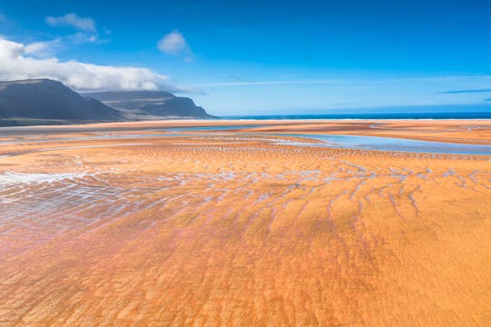 Admirez les paysages à couper le souffle de Raudasandur