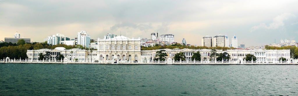 Istanbul two-hour Bosphorus cruise on Luxury Yacht