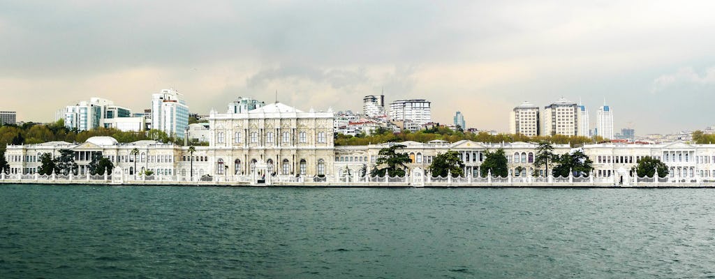 Crociera sul Bosforo di due ore a Istanbul su yacht di lusso