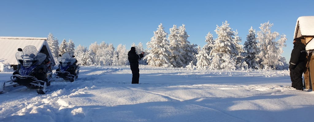 Lange sneeuwscootersafari (70 km) in Lapland
