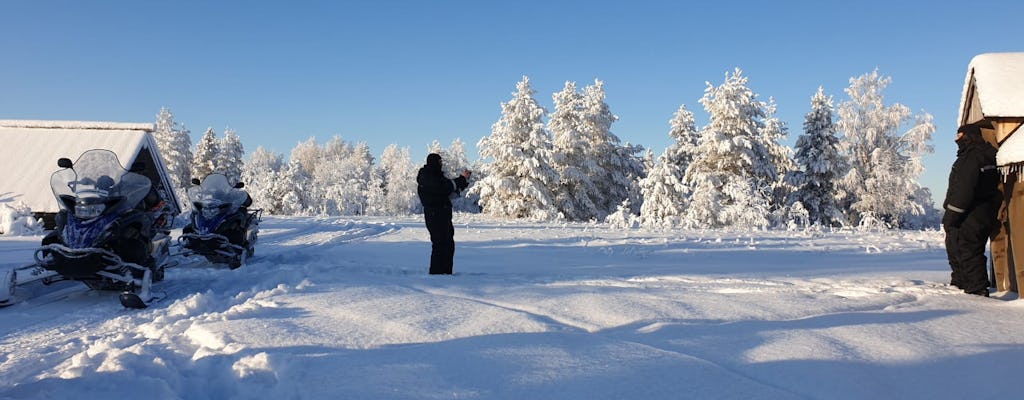 Longo safári de moto de neve (70 km) na Lapônia