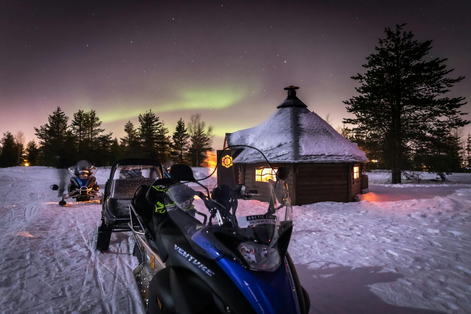 Aurora borealis på snescootersafari