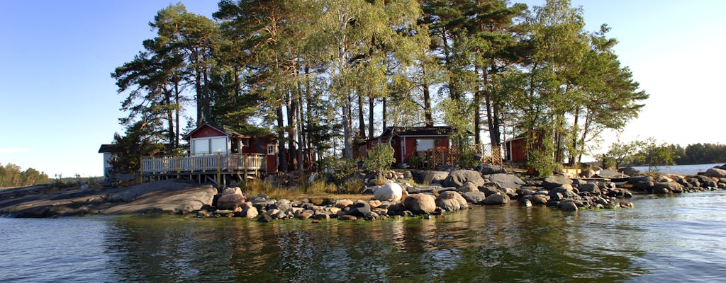 RIB boat experience in the Helsinki archipelago