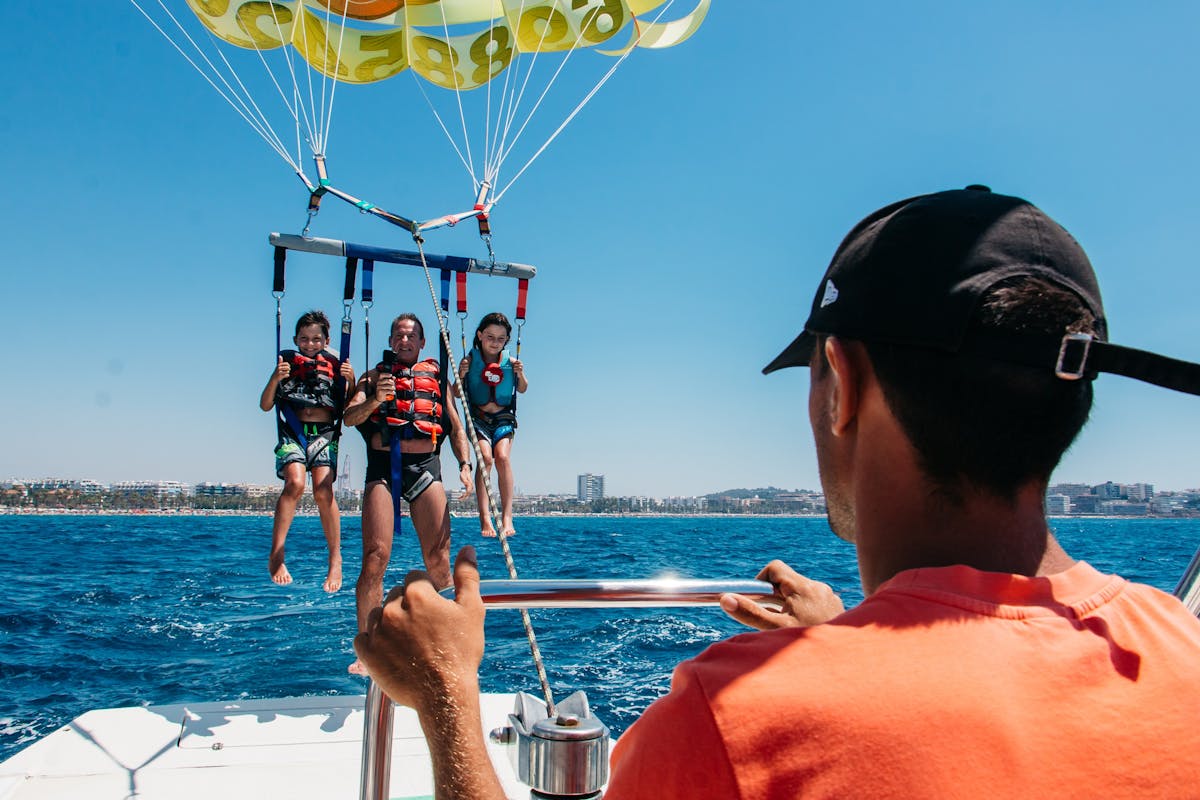 Esperienza di parasailing a Salou