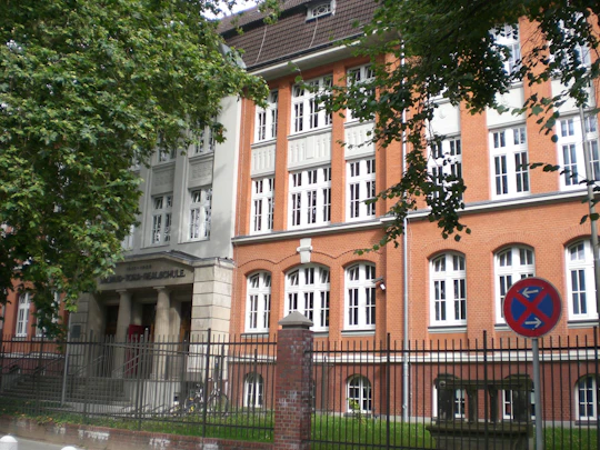 Guided tour of Jewish life in Hamburg's district Grindelviertel