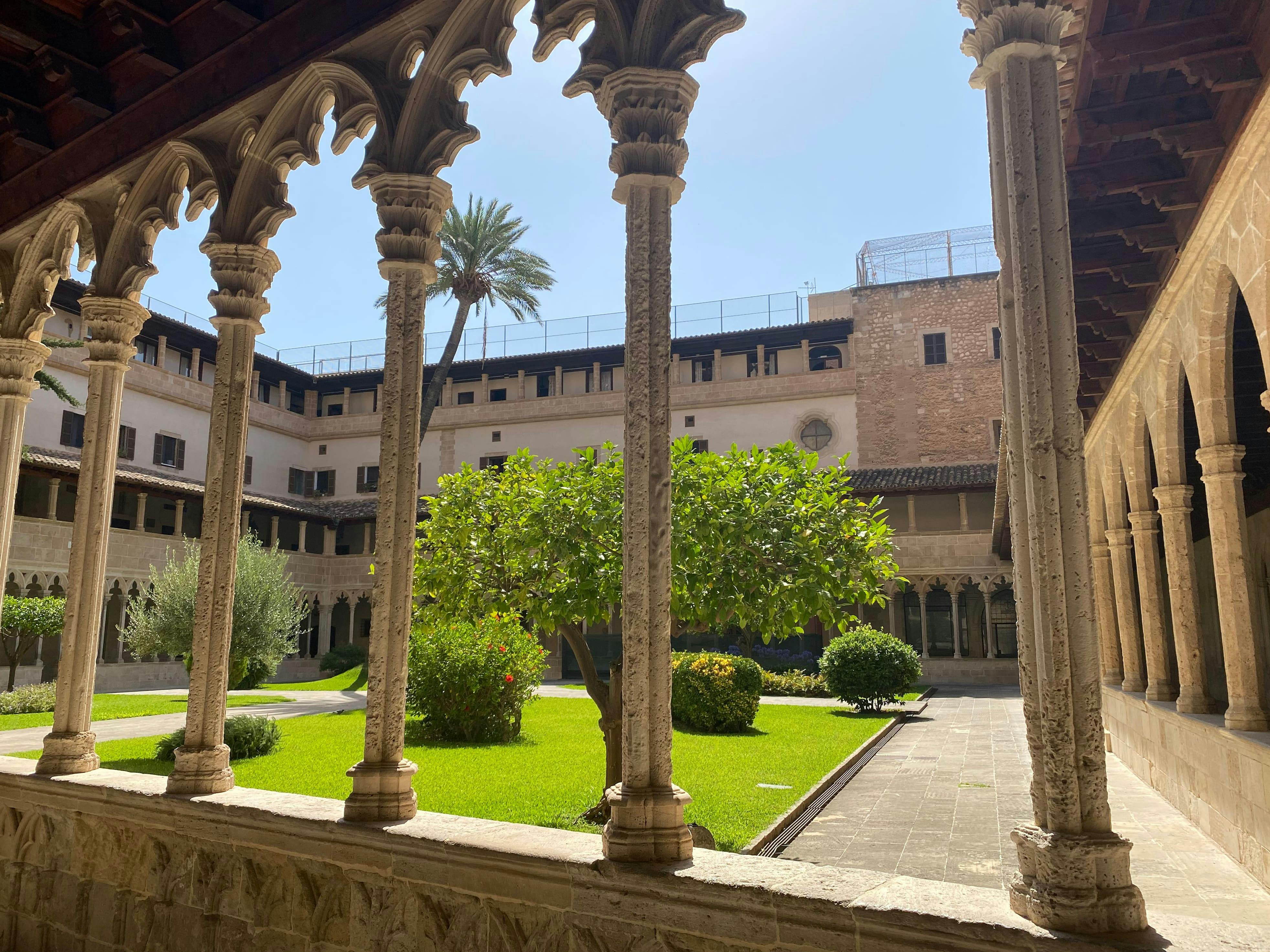 Private Palma de Mallorca Walking Tour and Local Tastings