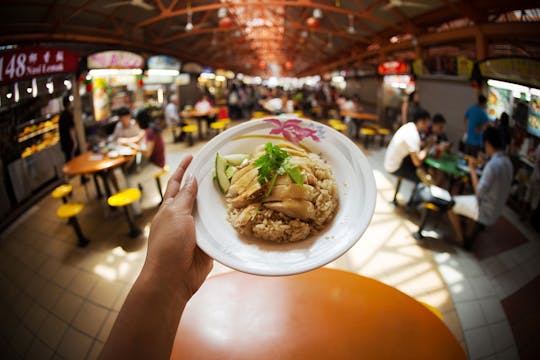 Excursão gastronômica local para grupos pequenos em Cingapura