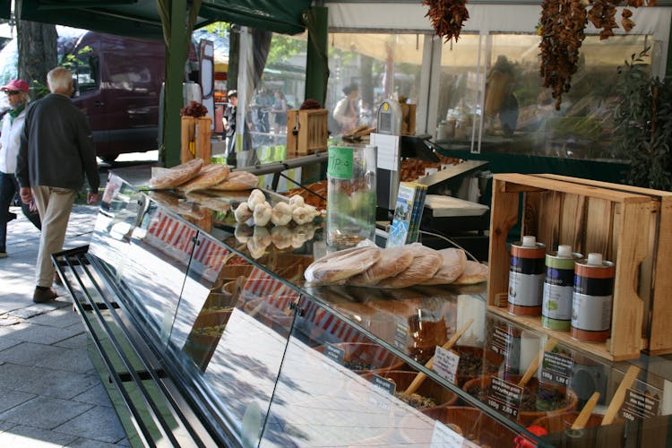 Bavarian food tour at Viktualienmarkt Munich