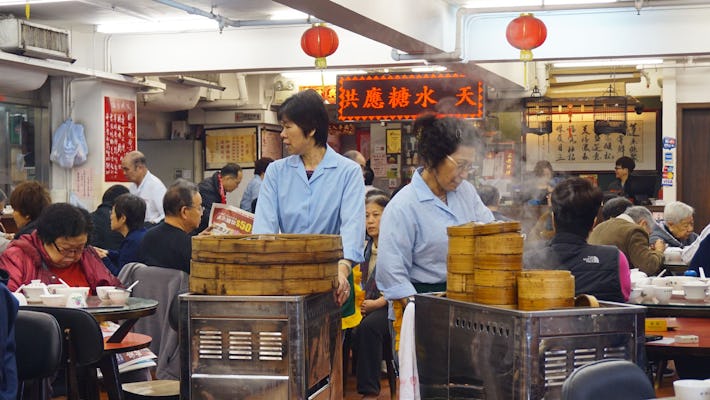 Excursão gastronômica local para pequenos grupos em Hong Kong