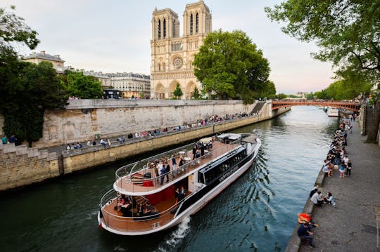 Sightseeing cruise tickets with live guide