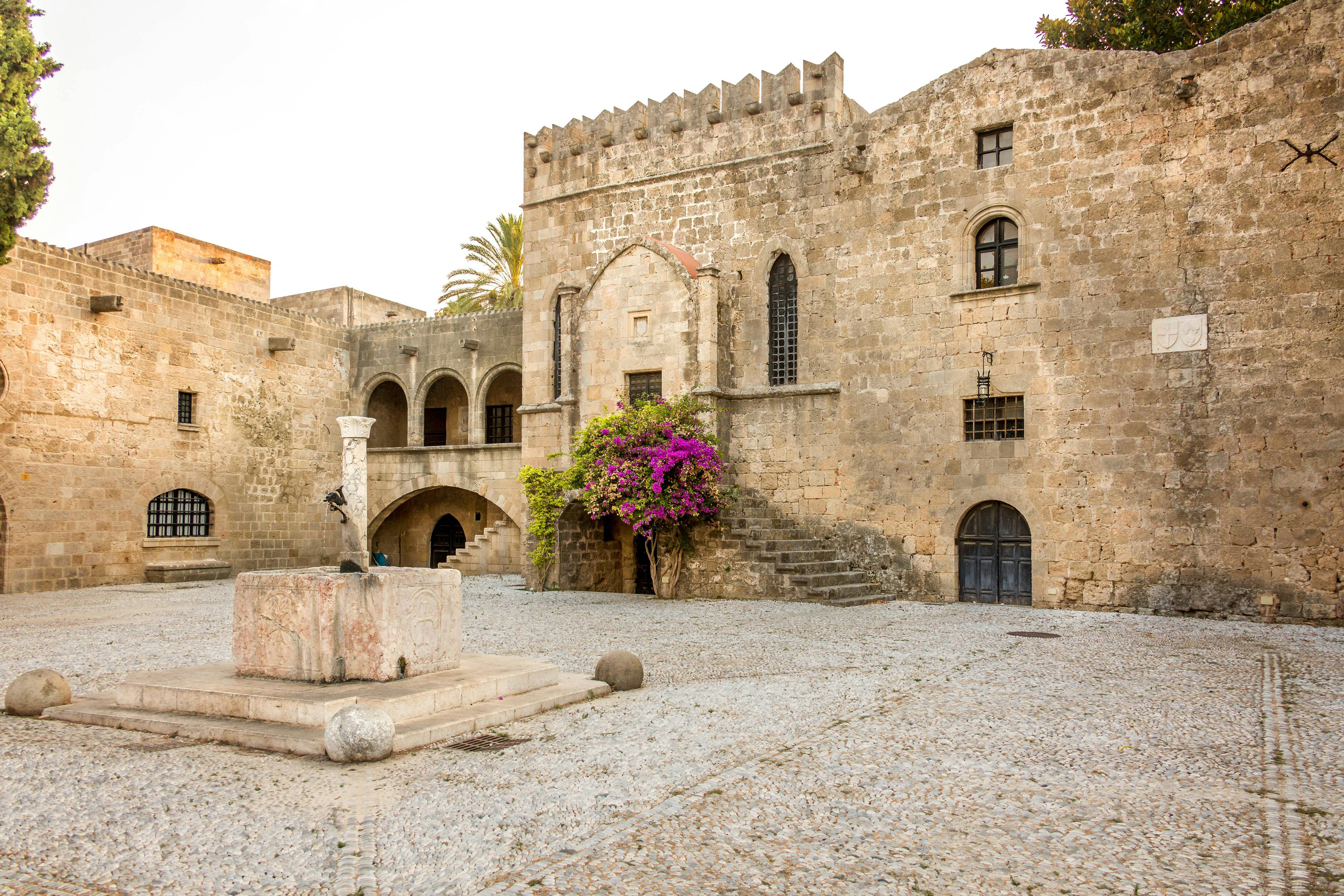 Highlights of Rhodes Walking Tour and Old Town Stroll