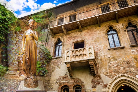 Romeo and Juliet walking tour of Verona