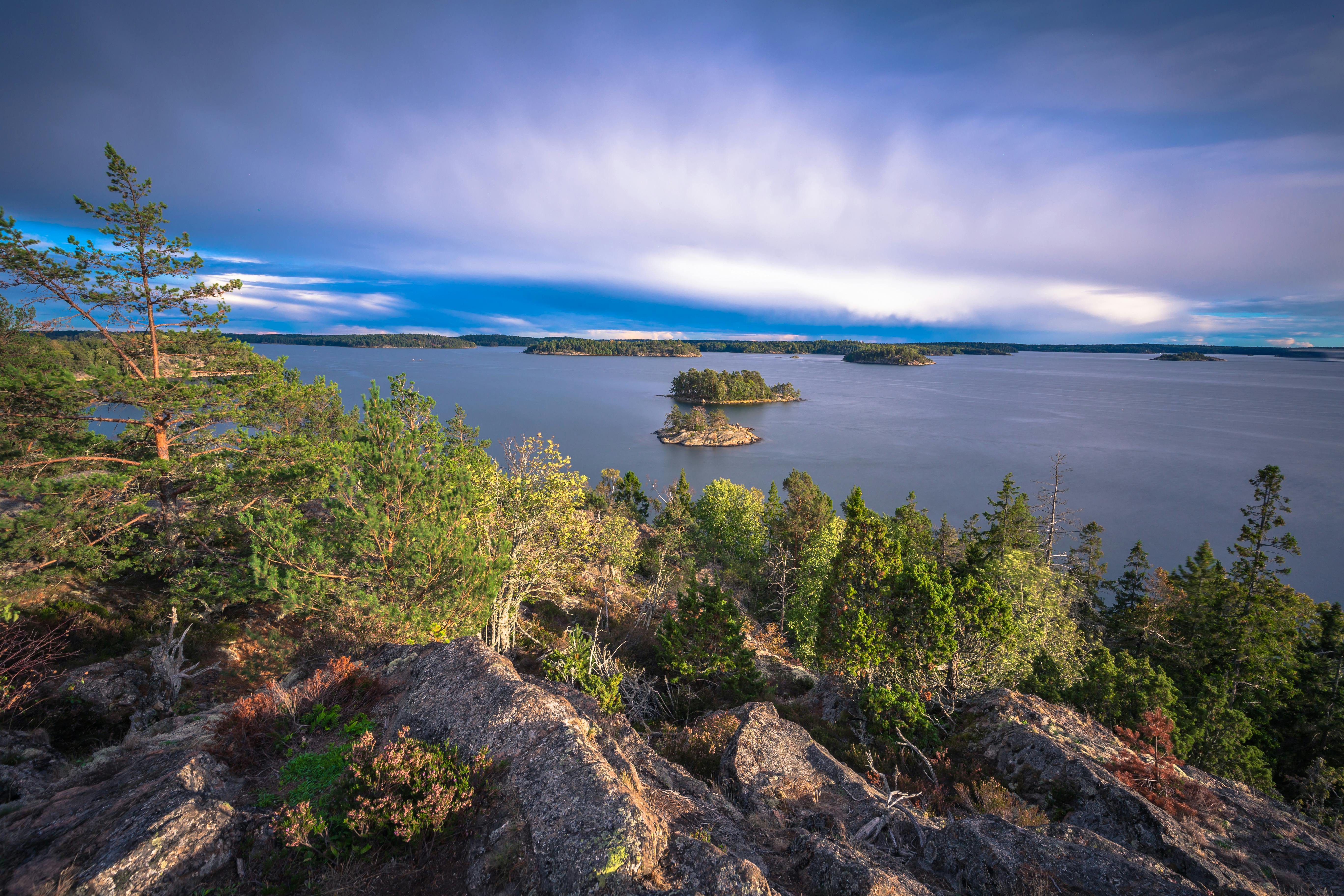 Vandring en hel dag i svensk natur
