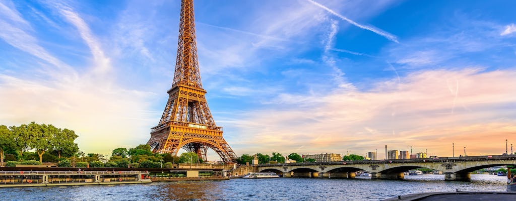 Billets combinés pour la Tour Eiffel guidée, la croisière illuminations et le Lido Burlesque