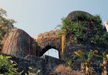 Excursão privada de dia inteiro ao Forte Sinhagad e Khadakwasla de Pune