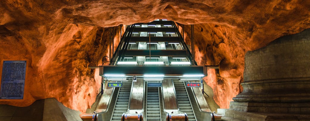 Destaques de Estocolmo e passeio a pé privado no metrô