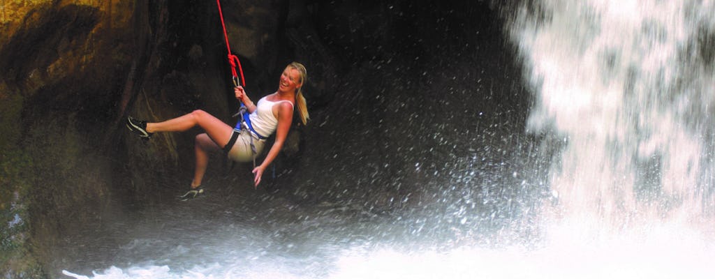 Experiencia de senderismo en el sendero Wadi Mujib Siq