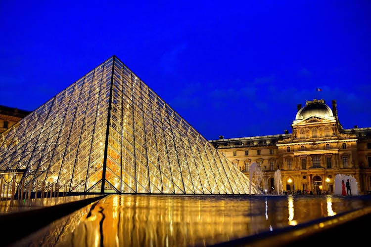 Private photography tour through Paris, the city of lights