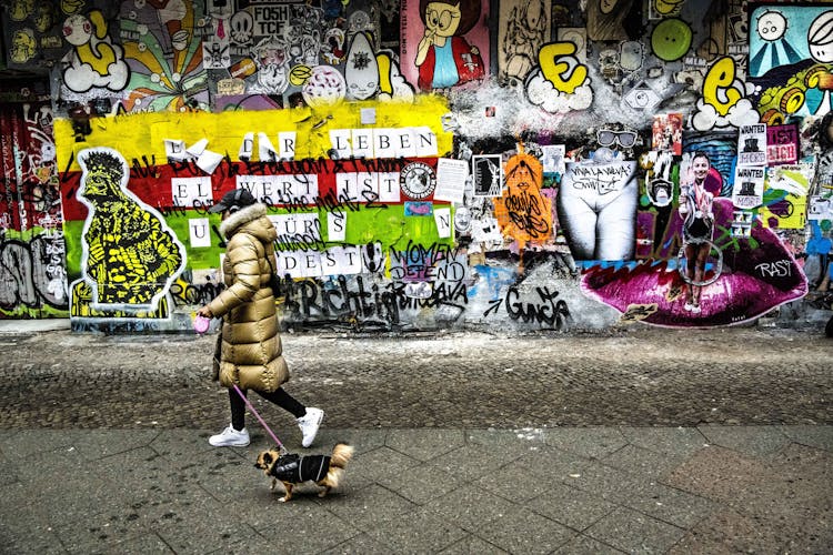 Capture the hidden gems of Berlin private in a private walking tour