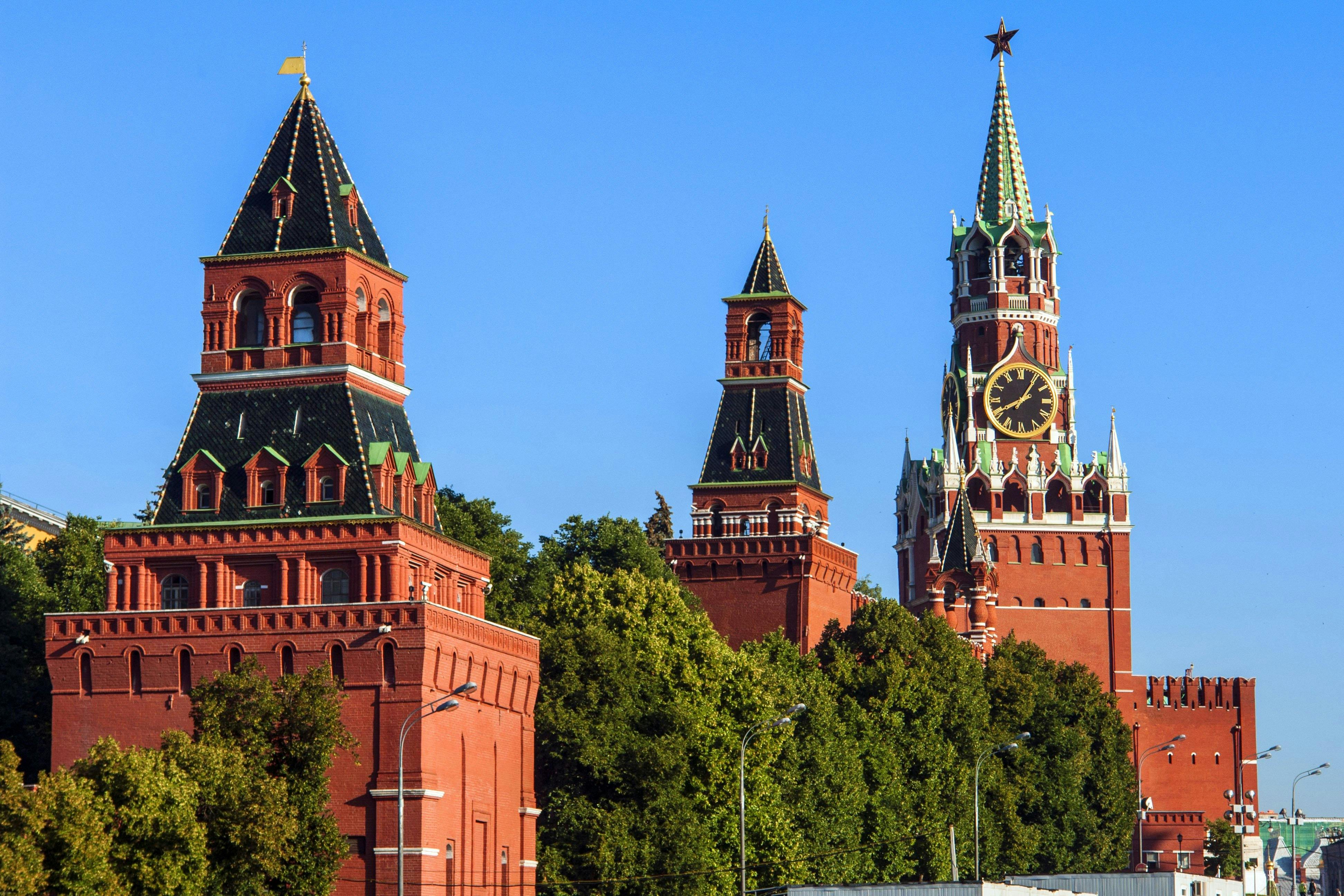 Фото московской башни. Спасская башня Москва. Красный Кремлин Москва башни. Кремль Московский — Нерушимая крепость. Старинные пожарные башни в Москве изнутри.