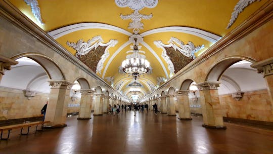 Tour, um die 7 Wunder der Moskauer U-Bahn zu entdecken