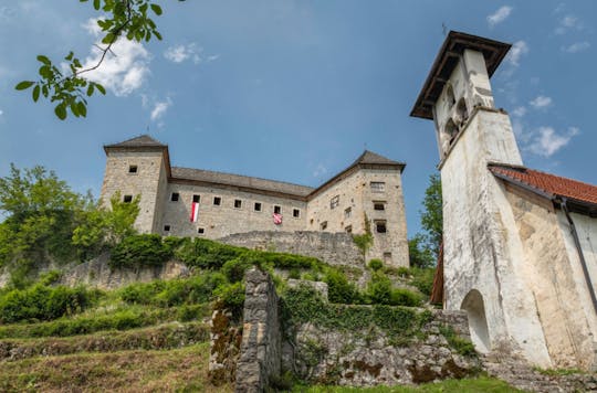 Viagem de um dia inteiro para a região de Kočevje com o Castelo Kostel de Liubliana