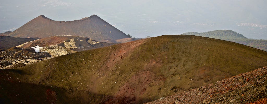 Excursão de trekking guiada às crateras do Etna