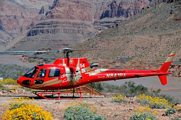 Bustour naar Grand Canyon West Rim met fotostop bij de Hoover Dam en helikoptervlucht