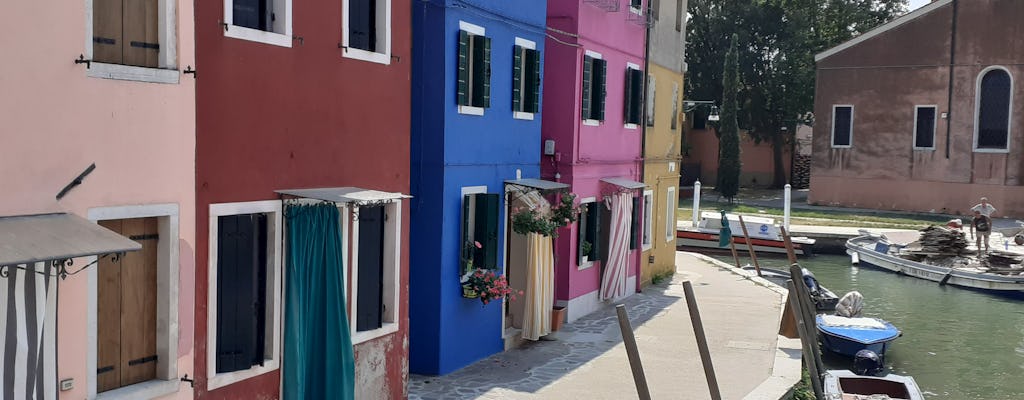 Excursão privada a Murano e Burano a bordo de uma típica lancha