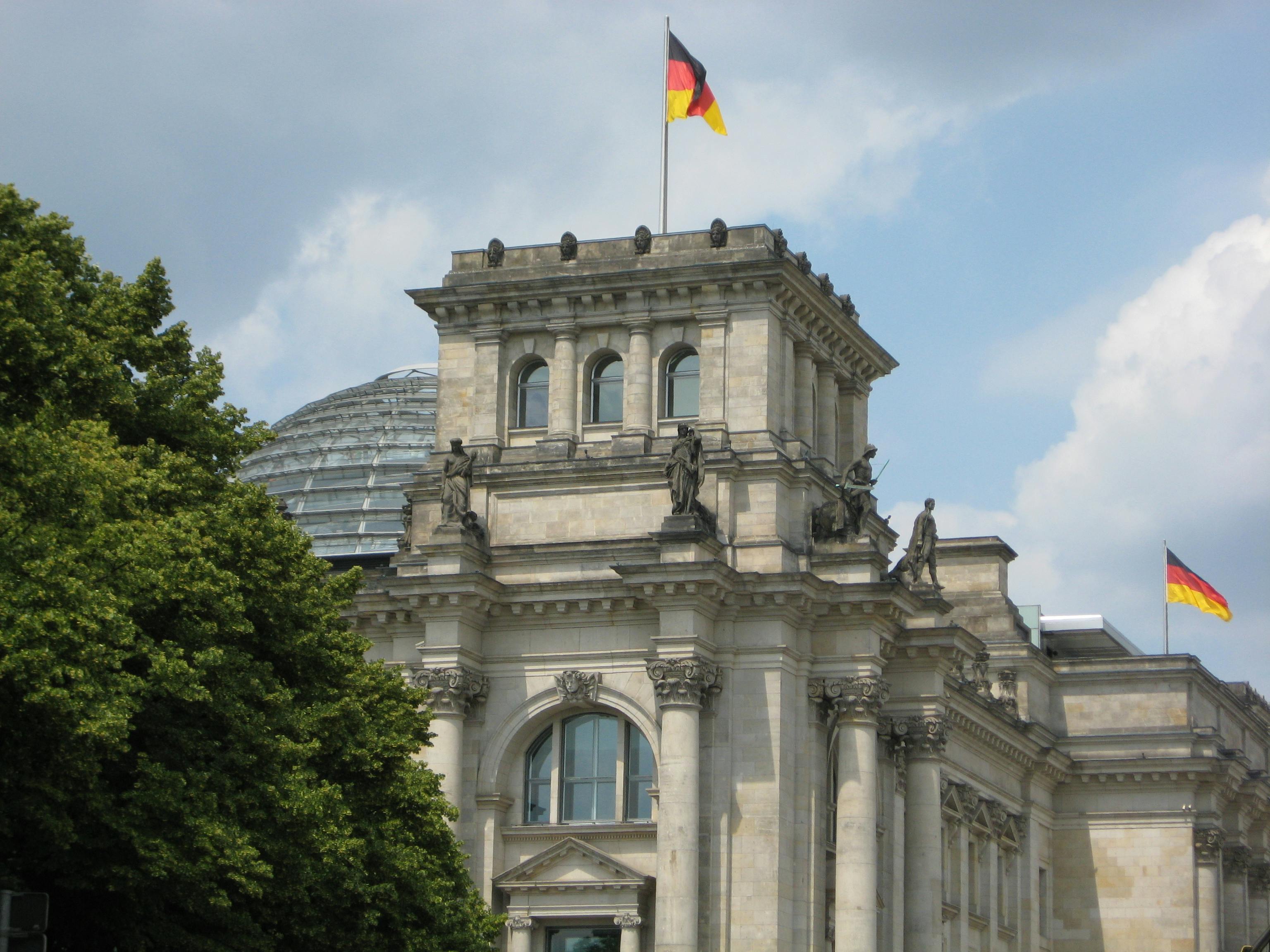 Private guided walking tour through Berlin