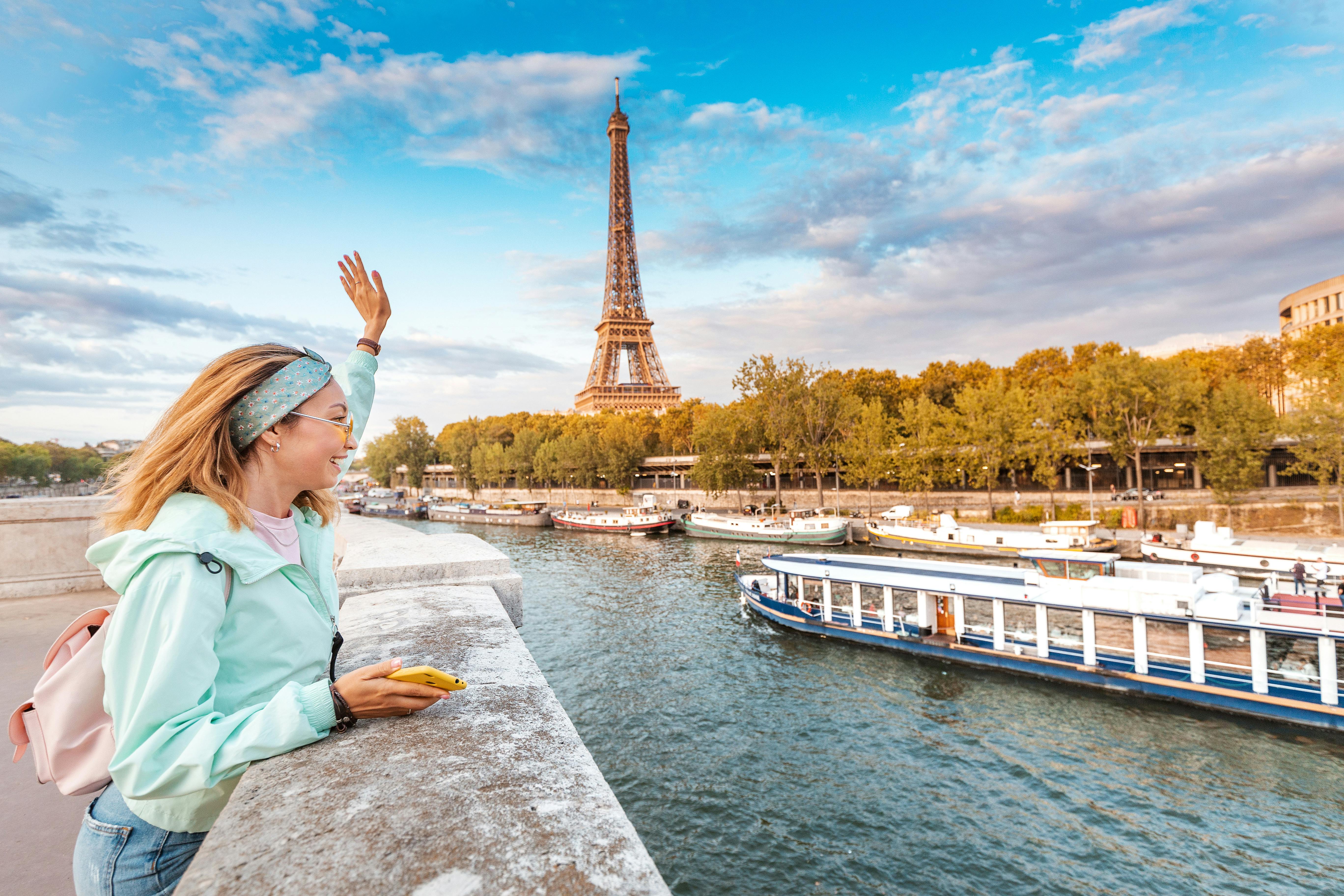 Dinner cruise and Eiffel Tower 2nd floor tickets