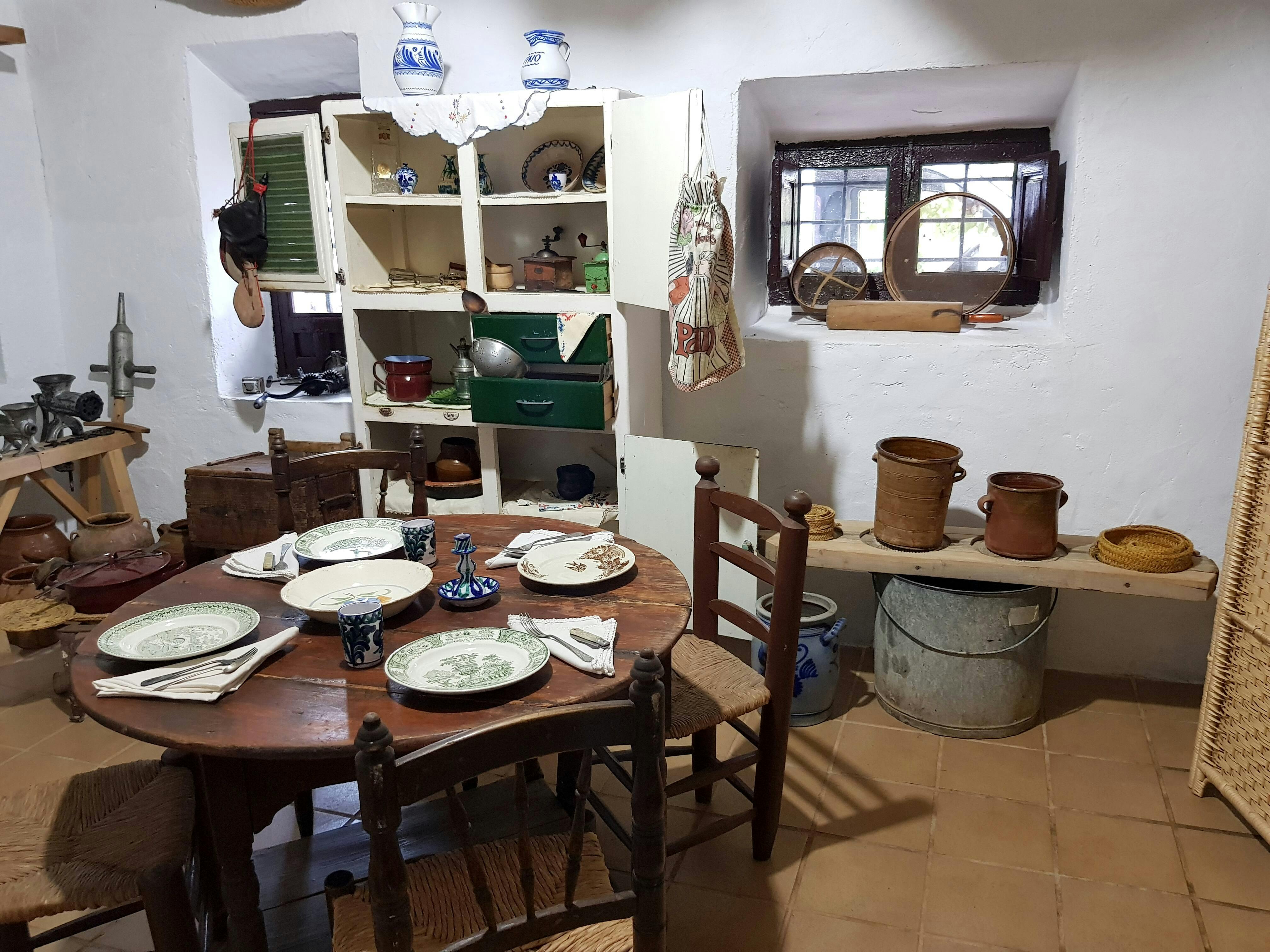 Almeria Wine & Tapas Tour