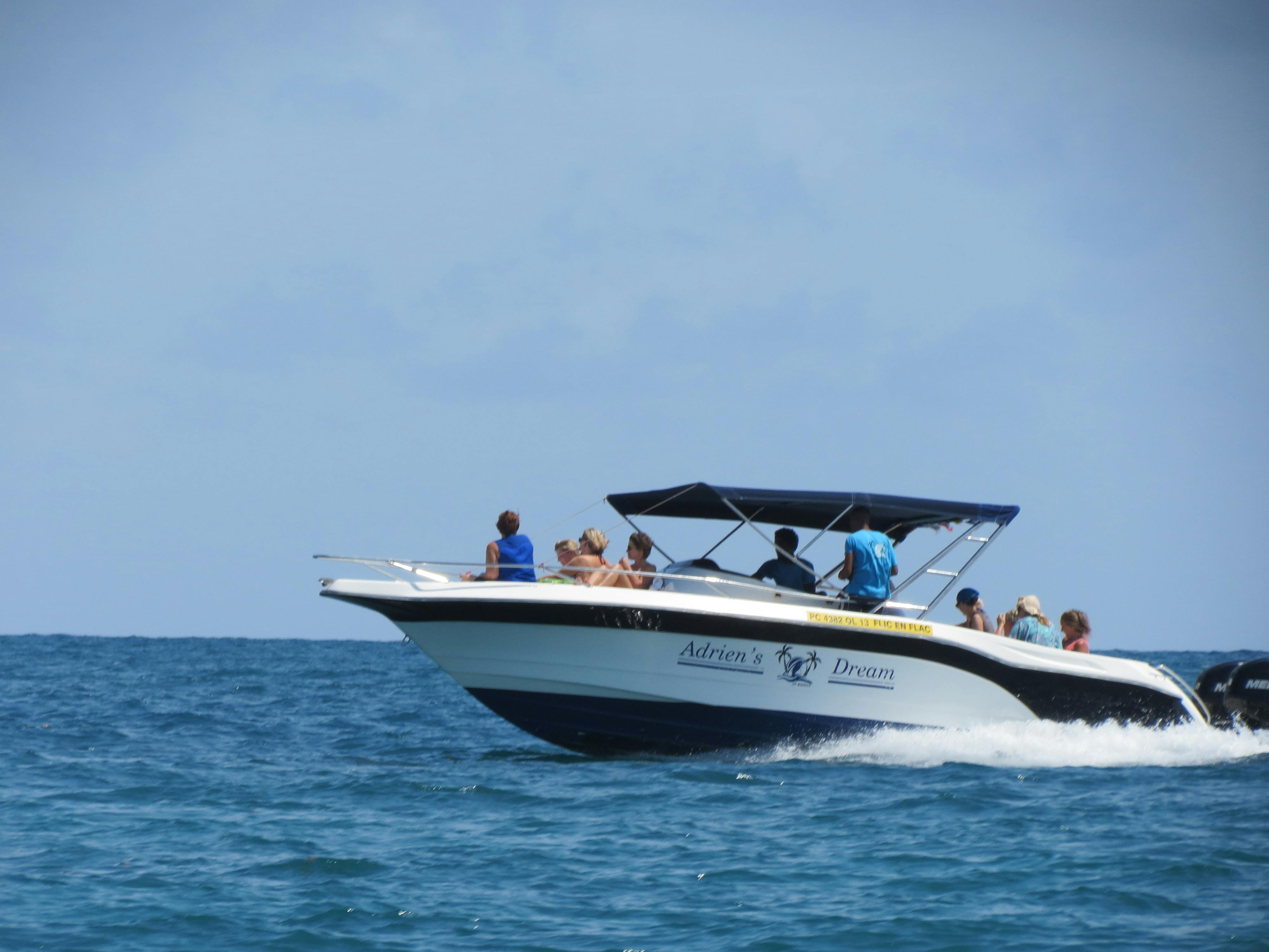 Crucero privado en lancha motora para observar la vida marina en Mauricio