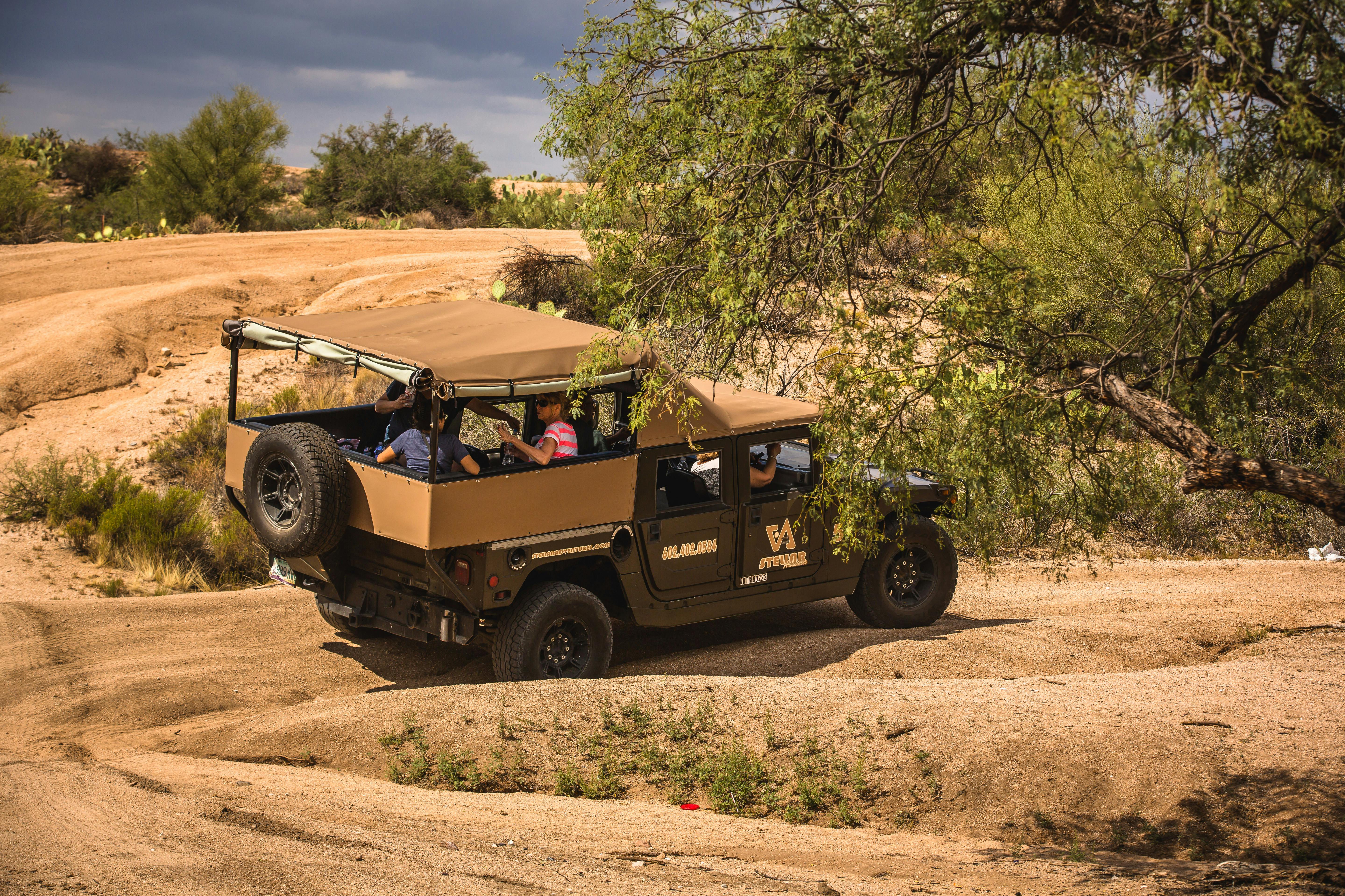 Tour básico por el desierto de Hummer