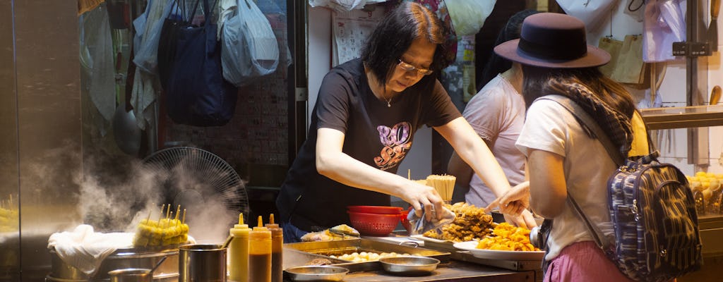 Private Kowloon street food and sightseeing tour
