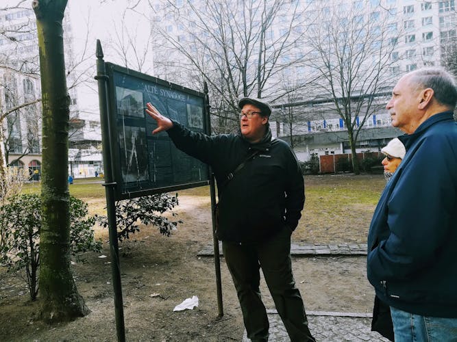 Jewish Berlin guided tour with a friendly historian